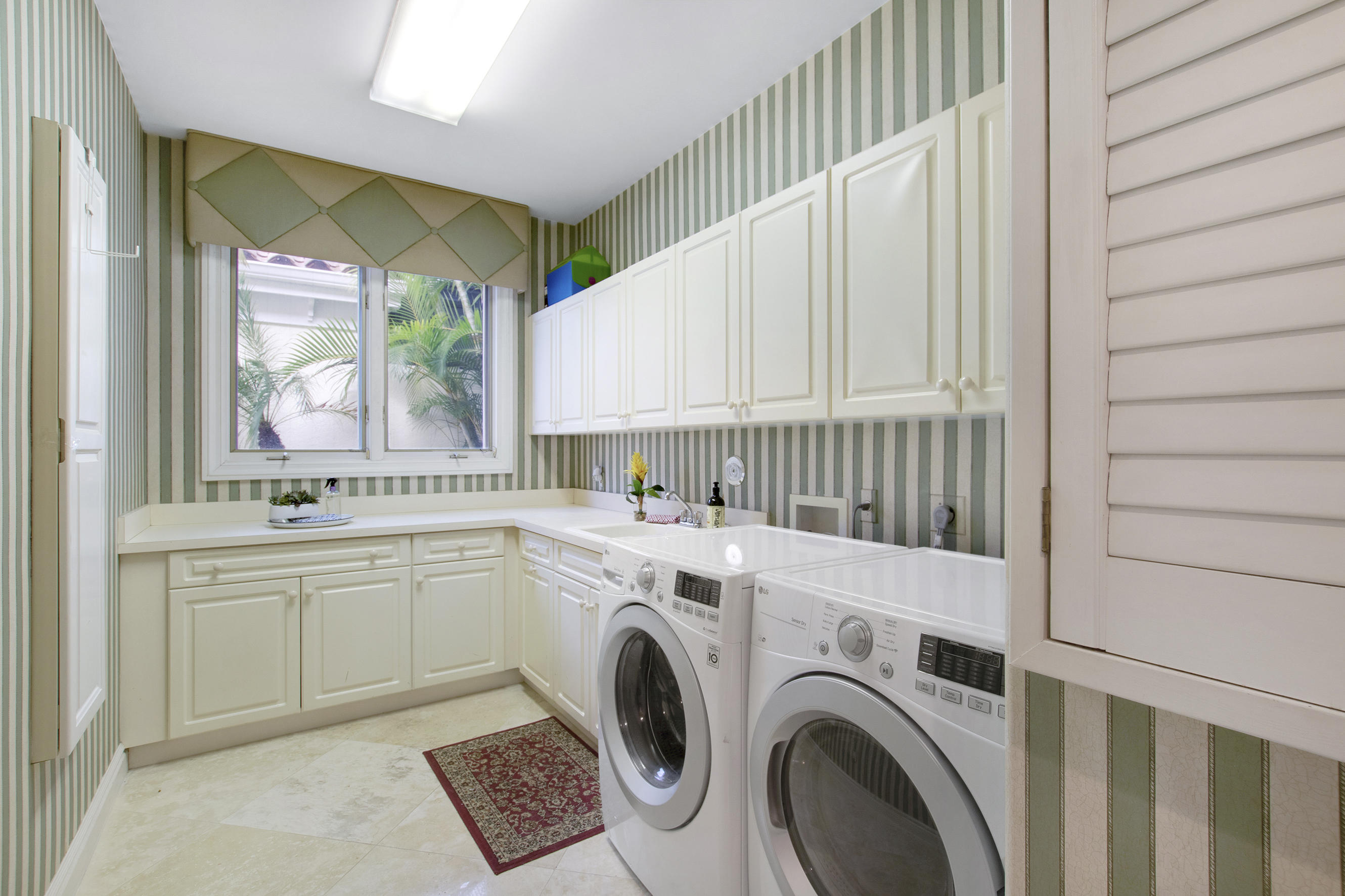 3349 Bridgegate Drive Jupiter, FL 33477 - Photo 42 of 47 Laundry Room