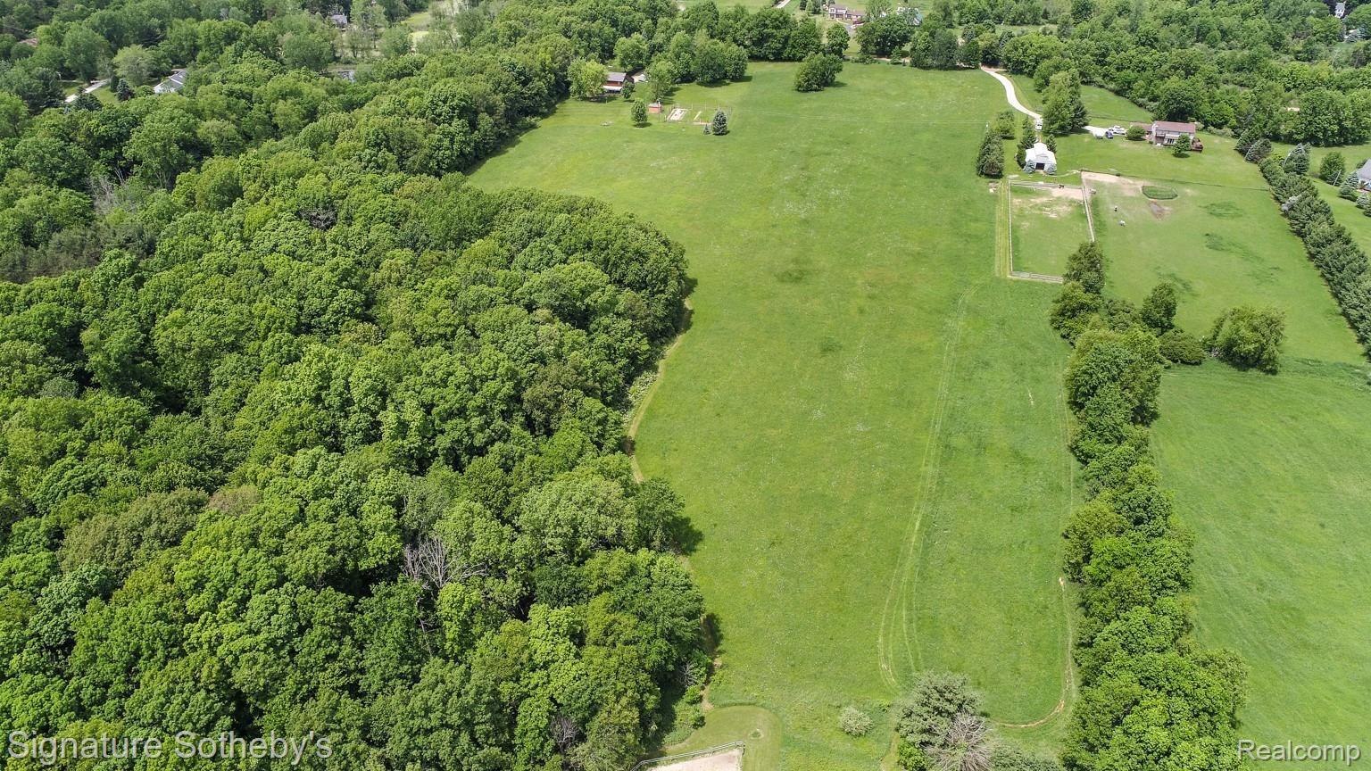 Par A-5 Curdy Road Howell, MI 48855 - Photo 5 of 25 DJI_0584.jpg