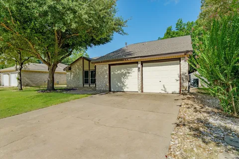 $425,000 | 10915 Thicket Trail, Austin, TX 78750