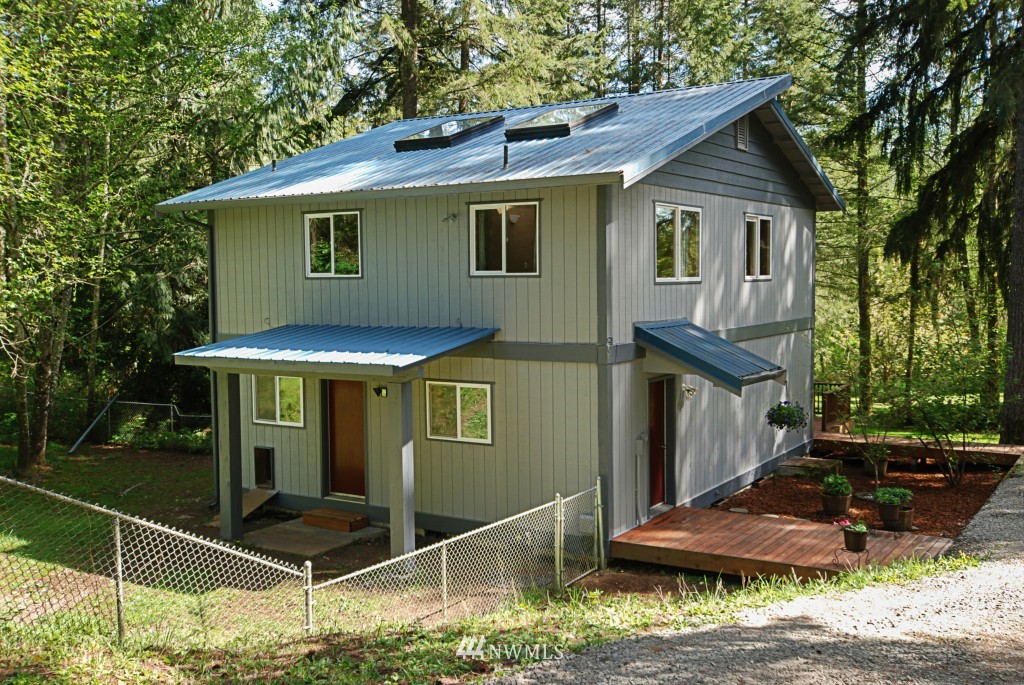 5723 137th Avenue Southwest Rochester, WA 98579 - Photo 2 of 24
