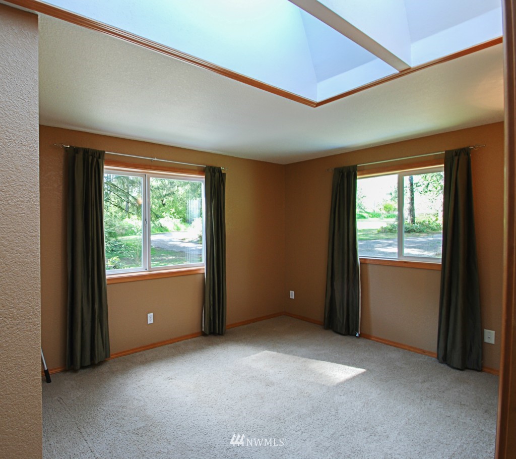 5723 137th Avenue Southwest Rochester, WA 98579 - Photo 12 of 24