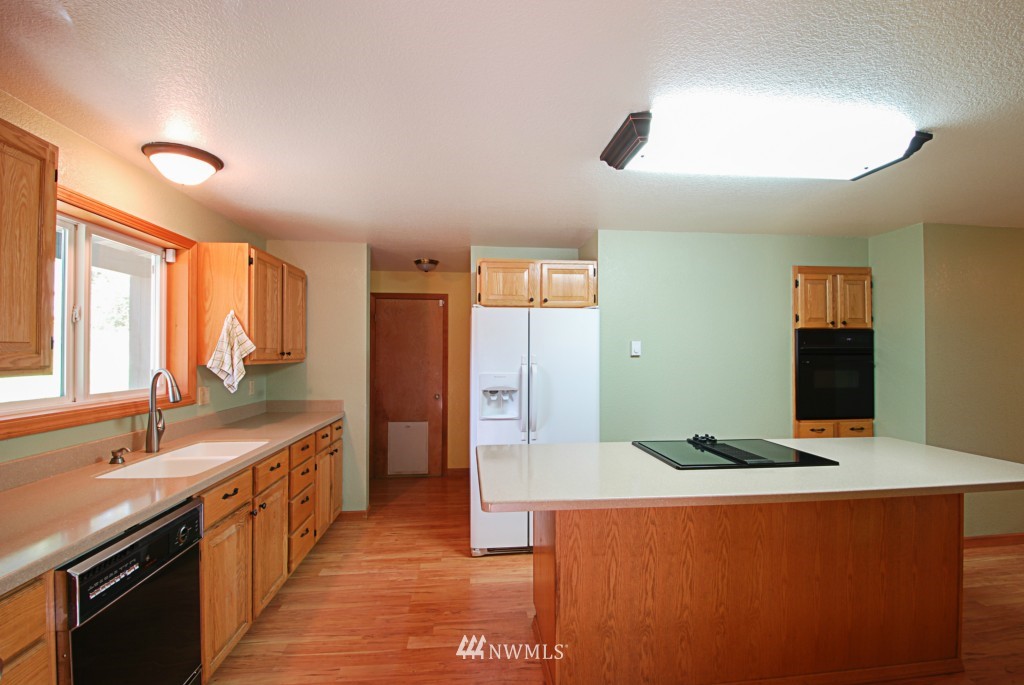 5723 137th Avenue Southwest Rochester, WA 98579 - Photo 8 of 24