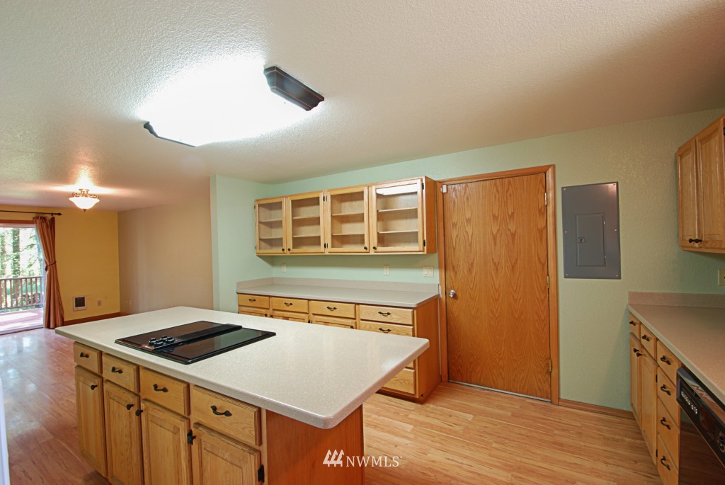 5723 137th Avenue Southwest Rochester, WA 98579 - Photo 9 of 24