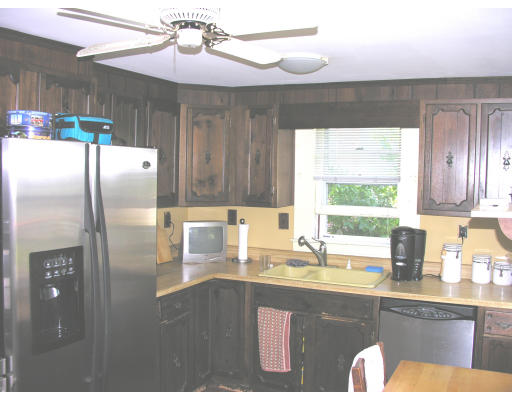 418 Brook Road Milton, MA 02186 - Photo 8 of 14 Gallery Image 8