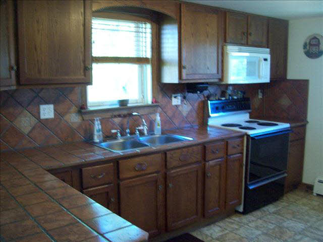 11111 Minx Road Temperance, MI 48182 - Photo 2 of 20 20355754-1.JPG
