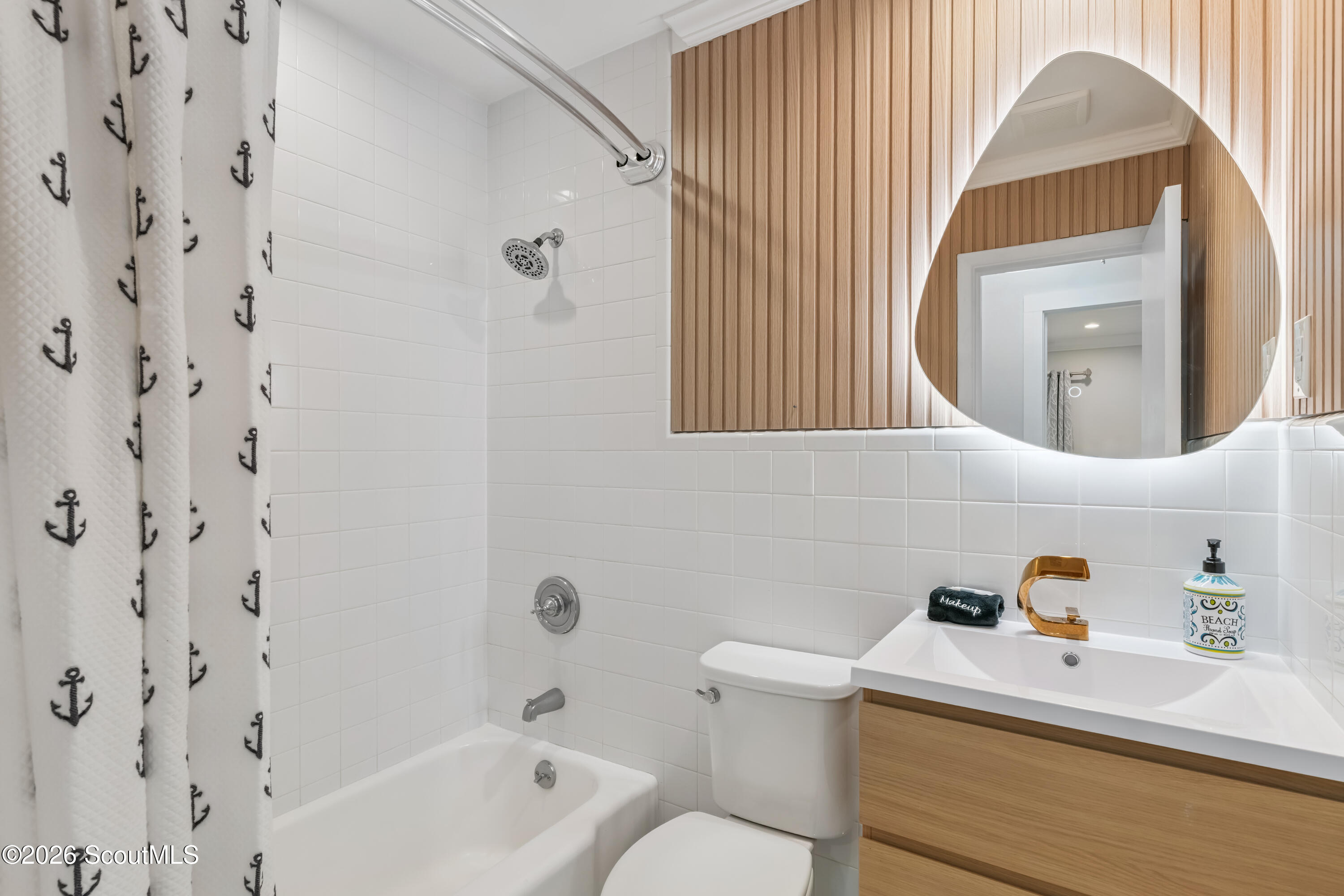 102 Silver Lake Road St. Simons Island, GA 31522 - Photo 21 of 50 Bathroom