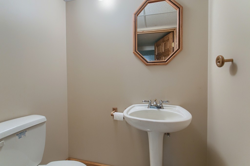 62 Chamberlain Road Westford, MA 01886 - Photo 28 of 30 Gallery Image 28