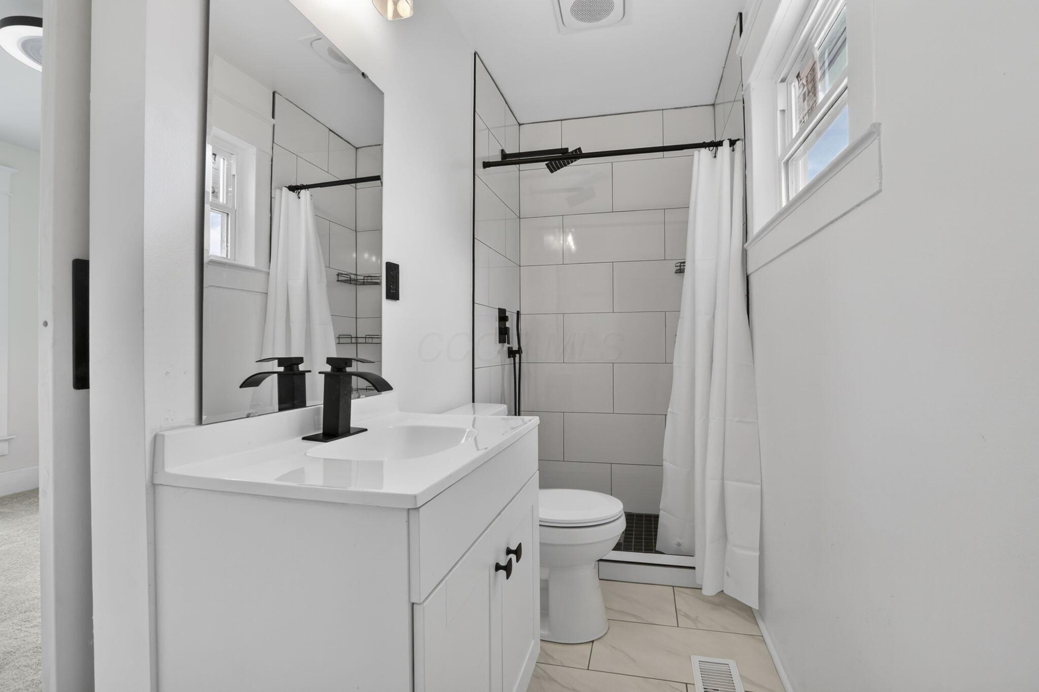 230 Newark Road Mount Vernon, OH 43050 - Photo 32 of 52 Bathroom