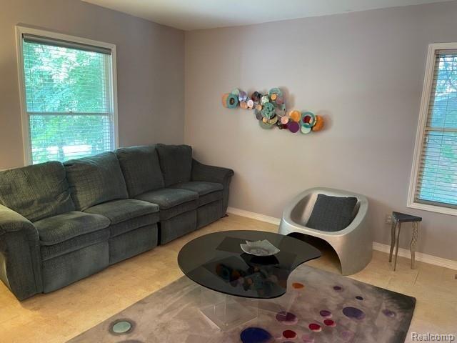36253 Paddleford Road Farmington Hills, MI 48331 - Photo 4 of 27