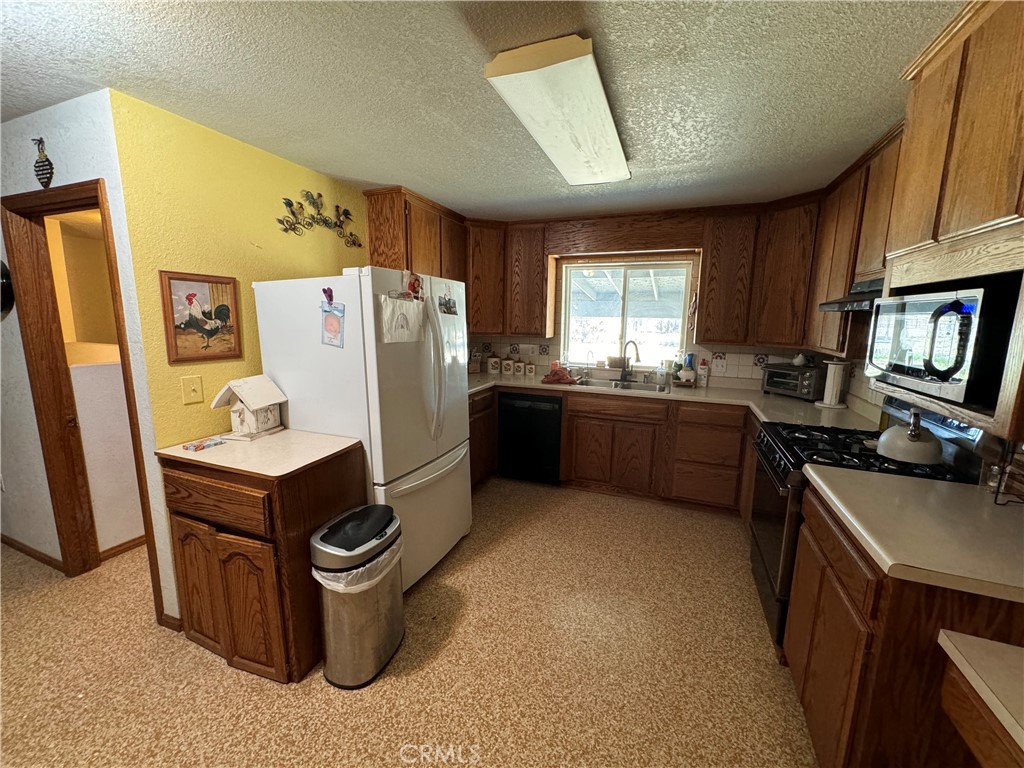 35648 Mountain View Road Hinkley, CA 92347 - Photo 14 of 50