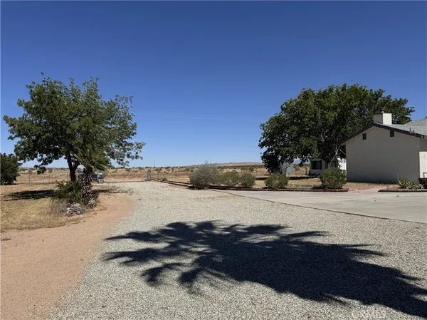 $589,000 | 35648 Mountain View Road, Hinkley, CA 92347