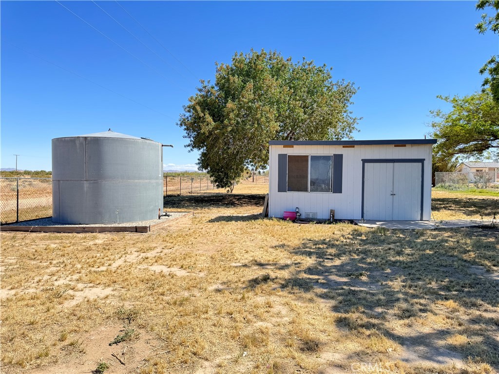 35648 Mountain View Road Hinkley, CA 92347 - Photo 39 of 50