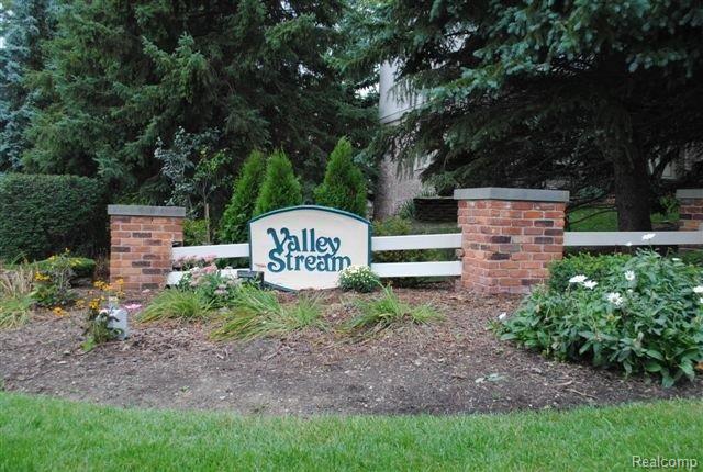 1156 Greenleaf Drive Rochester, MI 48309 - Photo 25 of 25 Subdivision Entrance