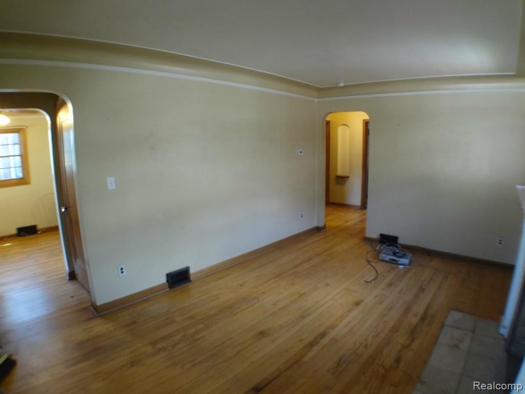 15318 Charles R Avenue Eastpointe, MI 48021 - Photo 12 of 47 DSC04212.jpg