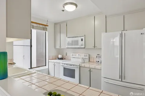 $1,078,000 | 156 Lombard Street, Unit 33, San Francisco, CA 94111