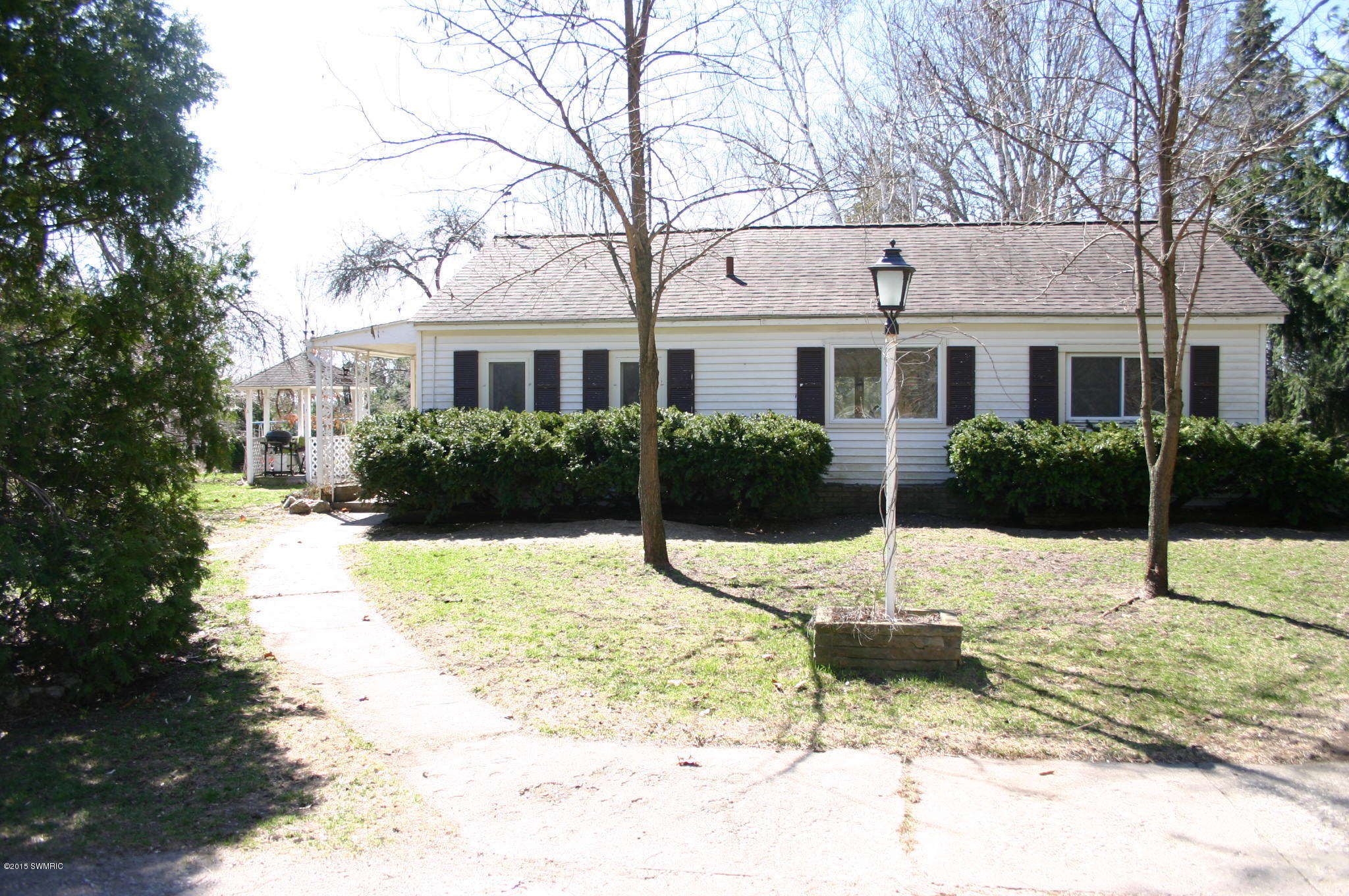 14030 Garfield Road Spring Lake, MI 49456 - Photo 2 of 32 IMG_2747