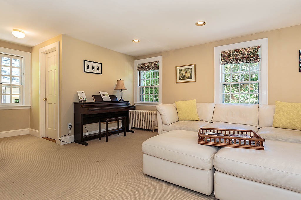26 Winslow Road Winchester, MA 01890 - Photo 8 of 30 Gallery Image 8