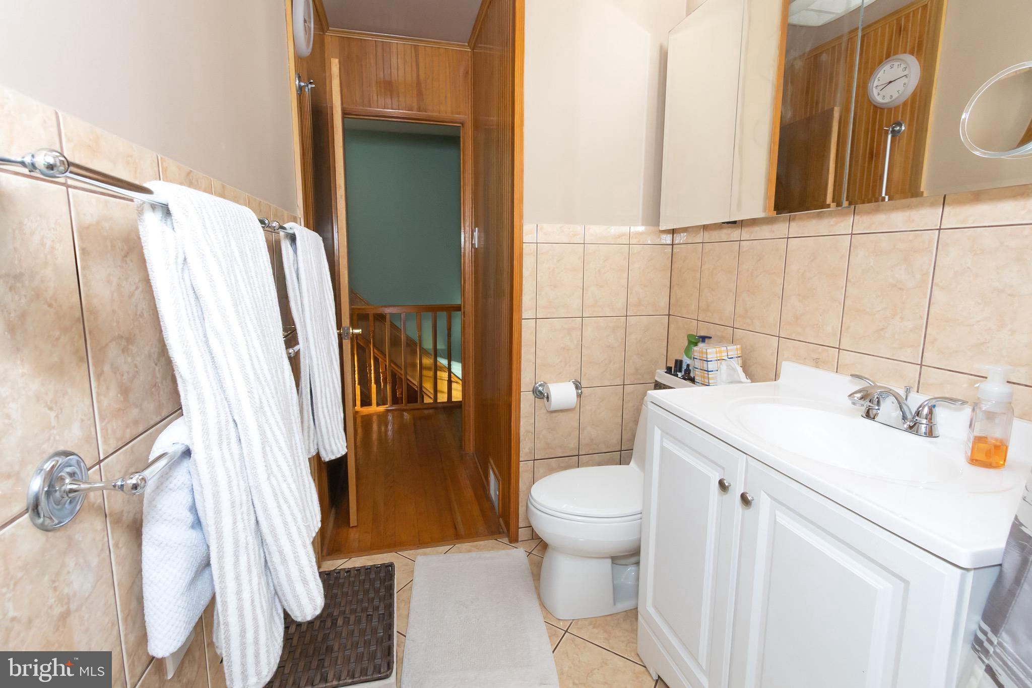 3349 Morning Glory Road Philadelphia, PA 19154 - Photo 12 of 22 Updated full bath