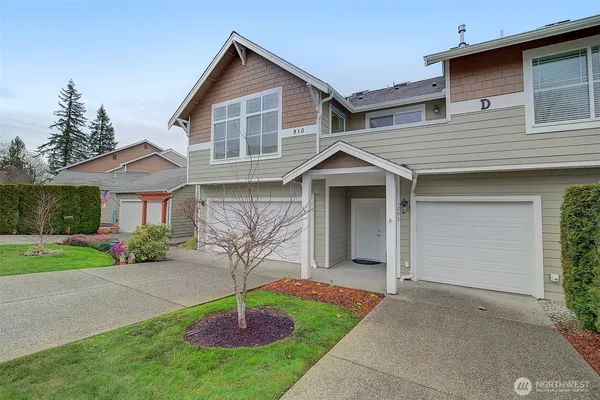 $425,000 | 910 Medical Center Drive, Unit D202, Arlington, WA 98223