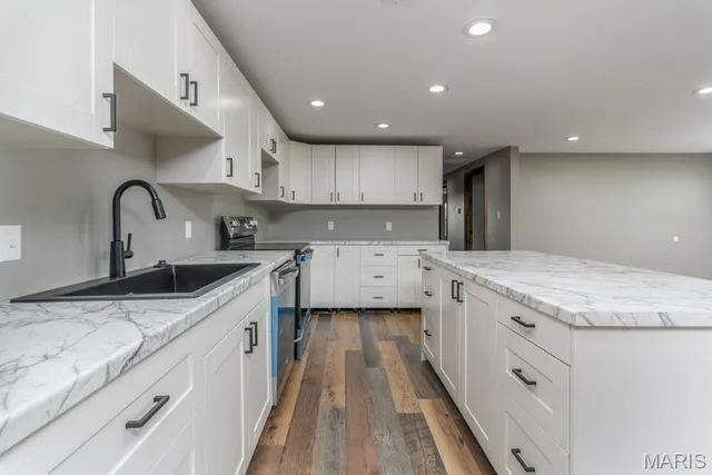 $689,900 | 24110 Evanston Road, Lebanon, MO 65536