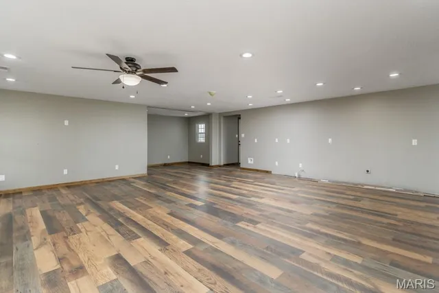 $689,900 | 24110 Evanston Road, Lebanon, MO 65536