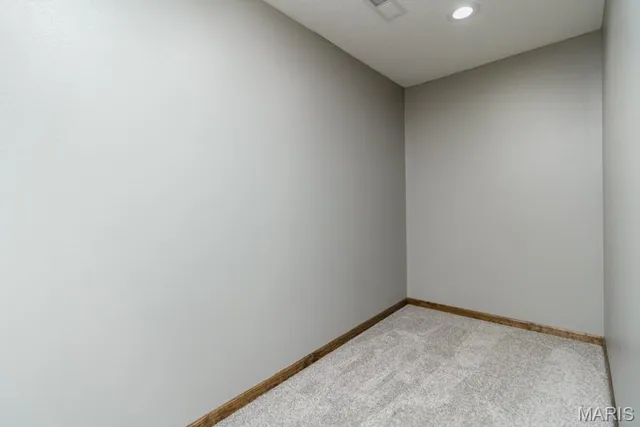 $689,900 | 24110 Evanston Road, Lebanon, MO 65536