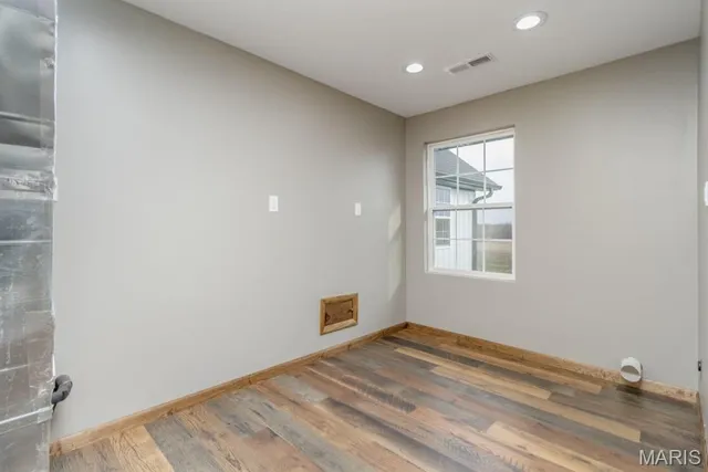 $689,900 | 24110 Evanston Road, Lebanon, MO 65536