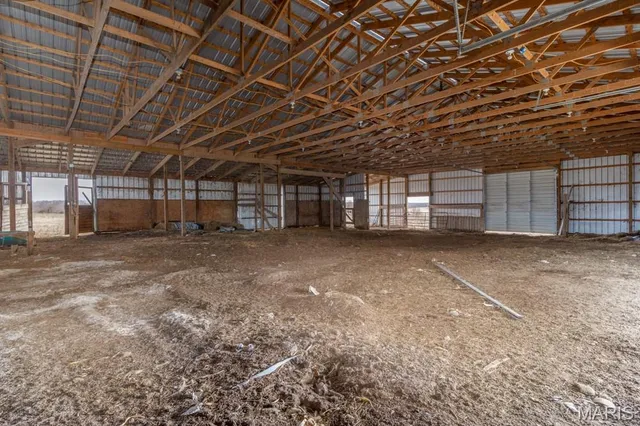 $689,900 | 24110 Evanston Road, Lebanon, MO 65536