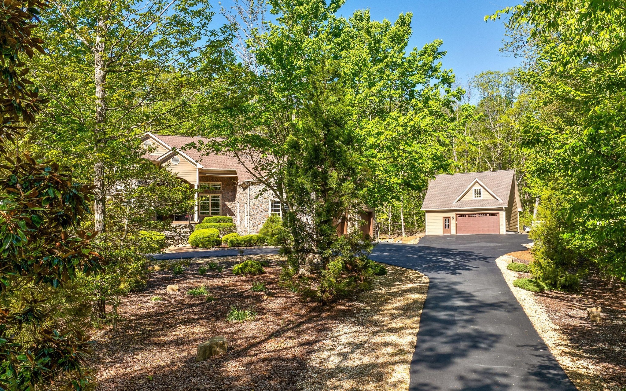 240 Horseshoe Road Signal Mountain, TN 37377 - Photo 50 of 56 Gallery Image 50