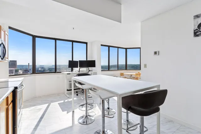 $225,000 | 360 Sherman Street, Unit 1607, St. Paul, MN 55102