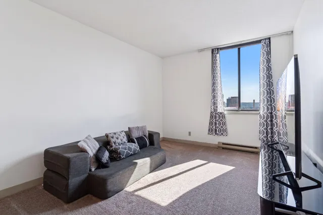 $225,000 | 360 Sherman Street, Unit 1607, St. Paul, MN 55102