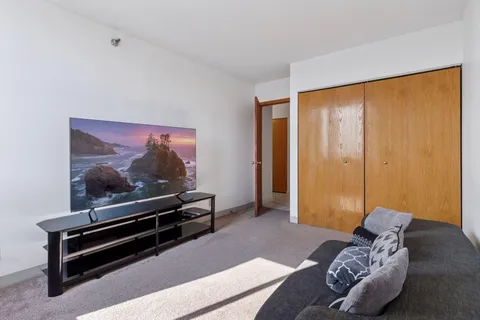 $225,000 | 360 Sherman Street, Unit 1607, St. Paul, MN 55102