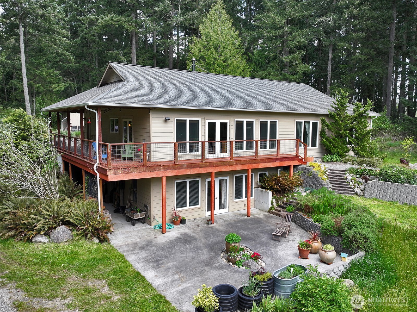 7343 Holst Road Clinton, WA 98236 - Photo 2 of 40 Gallery Image 2