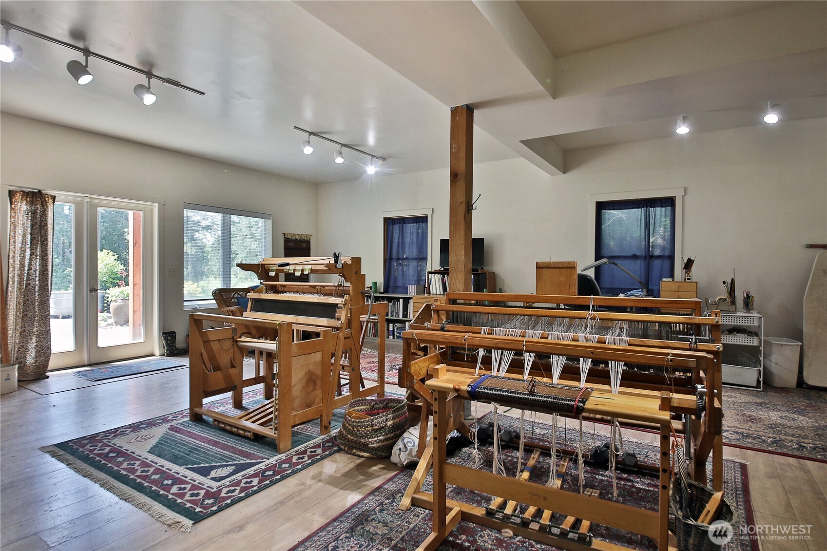 7343 Holst Road Clinton, WA 98236 - Photo 23 of 40 Gallery Image 23
