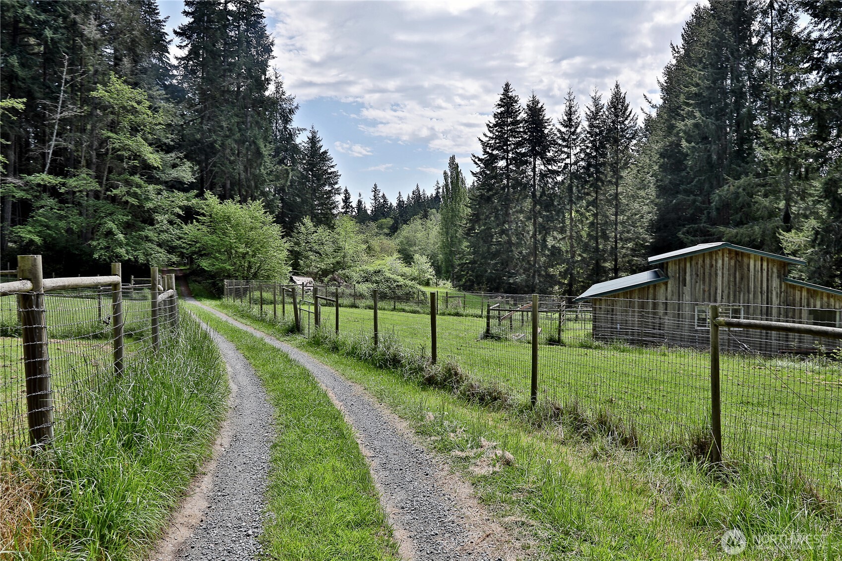 7343 Holst Road Clinton, WA 98236 - Photo 29 of 40 Gallery Image 29