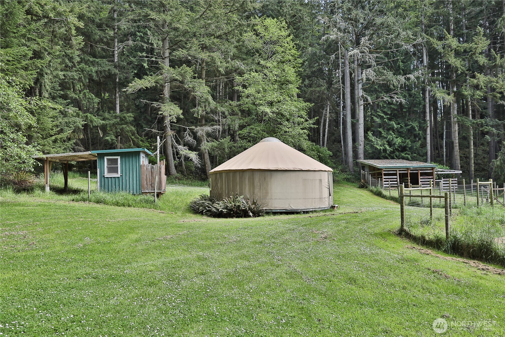 7343 Holst Road Clinton, WA 98236 - Photo 30 of 40 Gallery Image 30