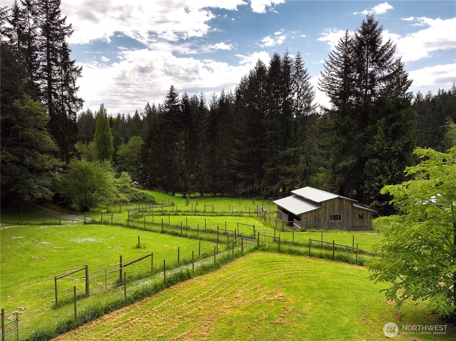 7343 Holst Road Clinton, WA 98236 - Photo 31 of 40 Gallery Image 31