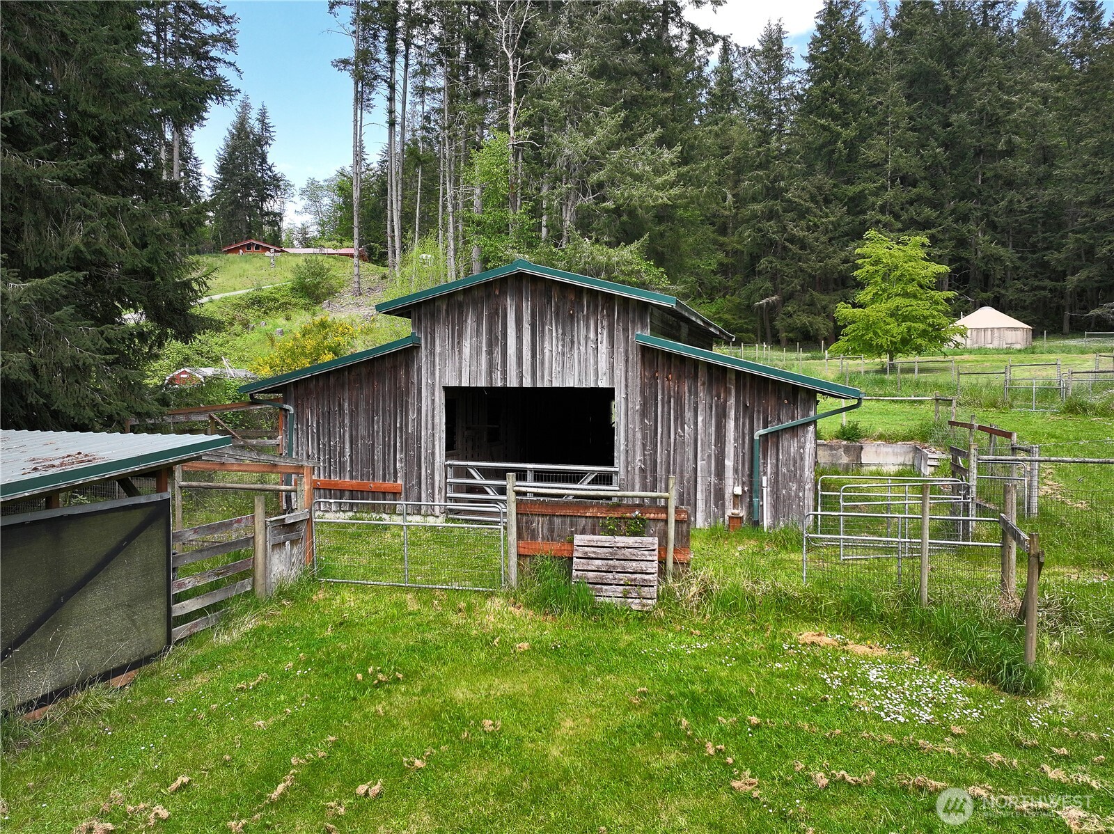 7343 Holst Road Clinton, WA 98236 - Photo 32 of 40 Gallery Image 32