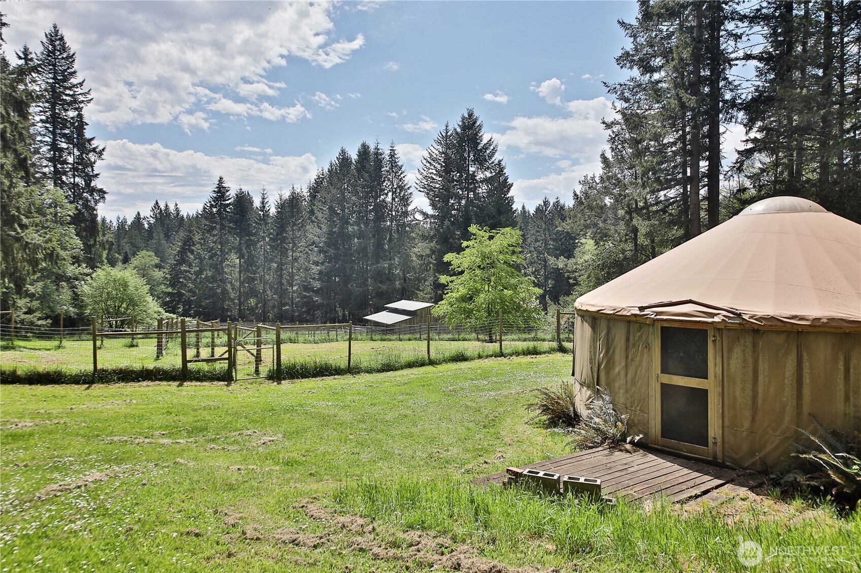 7343 Holst Road Clinton, WA 98236 - Photo 33 of 40 Gallery Image 33