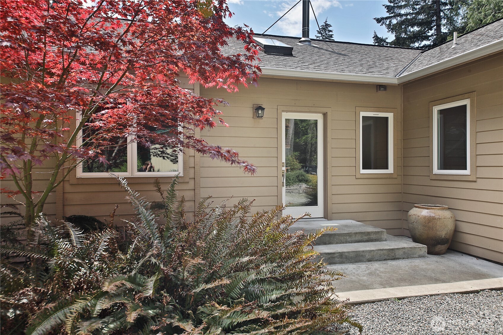 7343 Holst Road Clinton, WA 98236 - Photo 4 of 40 Gallery Image 4