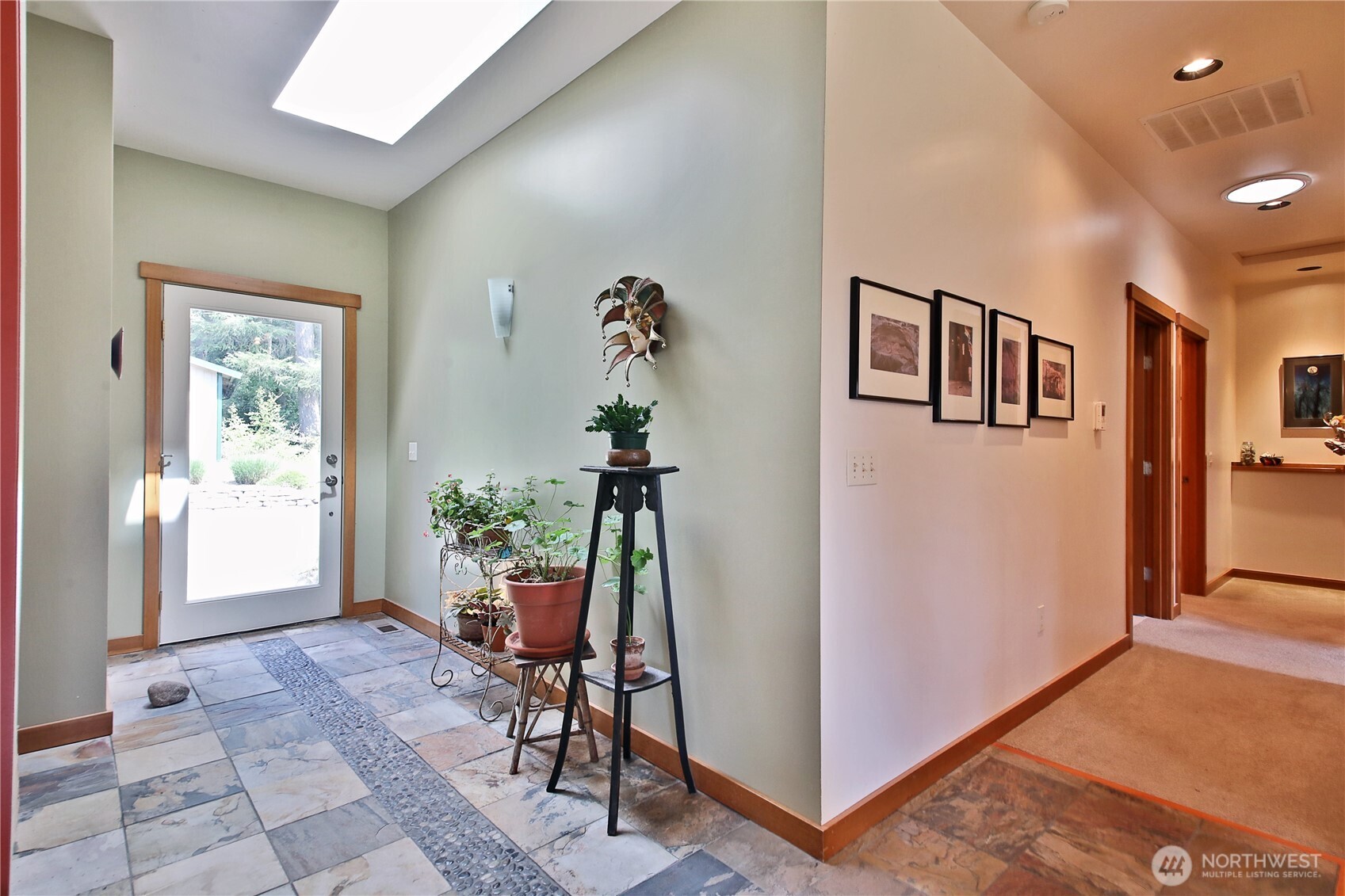 7343 Holst Road Clinton, WA 98236 - Photo 5 of 40 Gallery Image 5