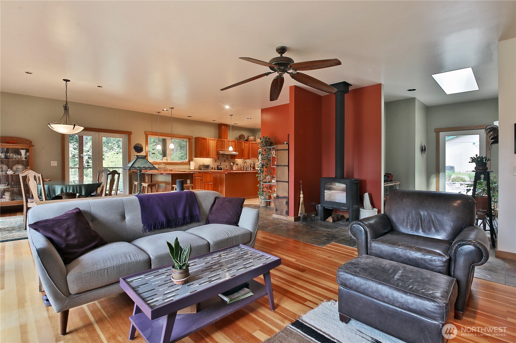 7343 Holst Road Clinton, WA 98236 - Photo 7 of 40 Gallery Image 7