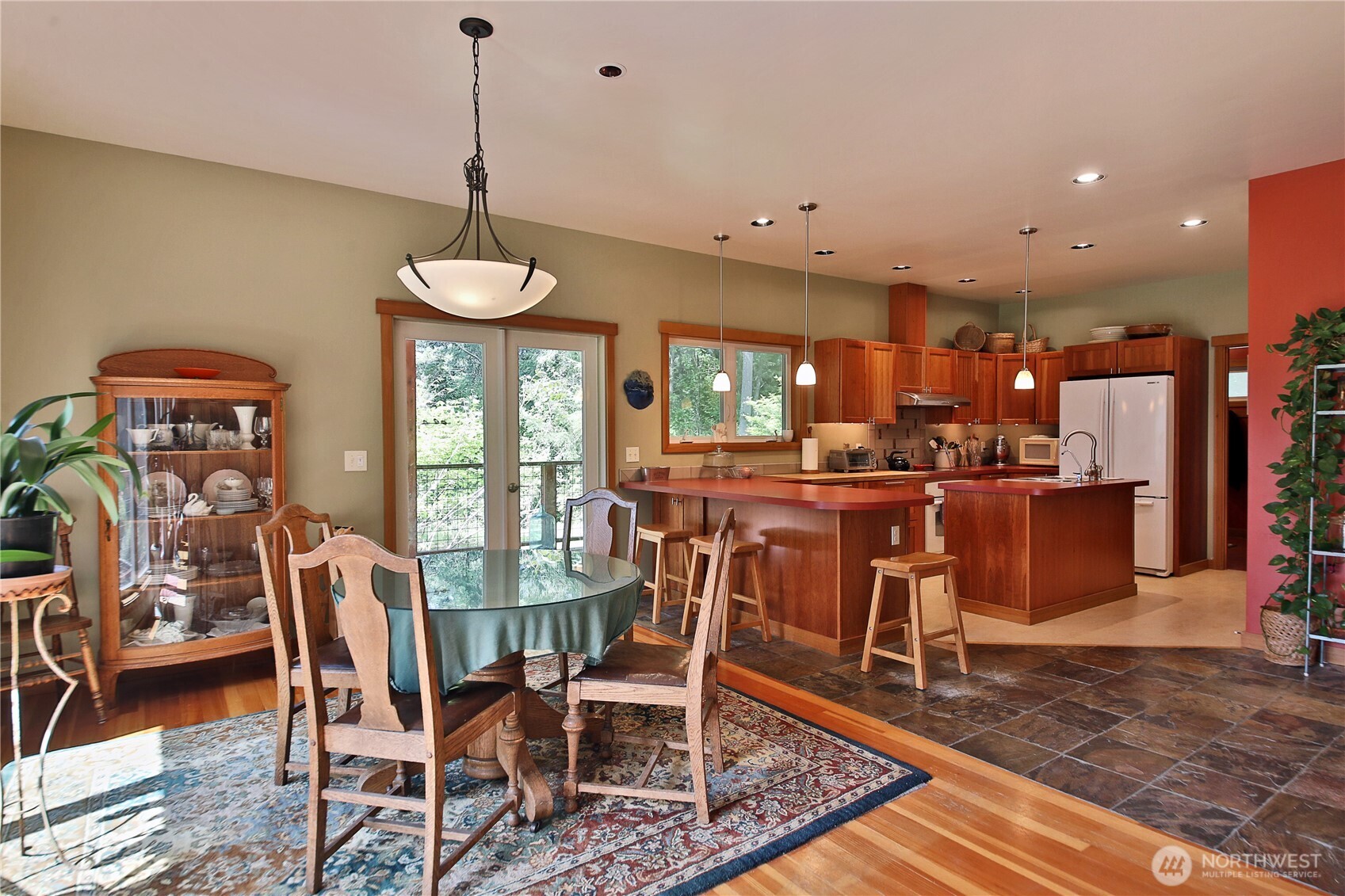 7343 Holst Road Clinton, WA 98236 - Photo 9 of 40 Gallery Image 9