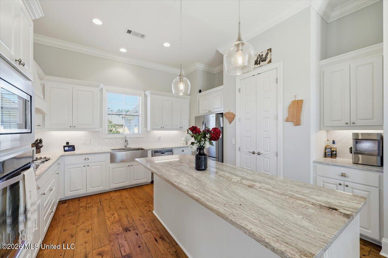 111 Twain Trail Clinton, MS 39056 - Photo 9 of 36 10-111 Twain Trl _ Home Tours MS