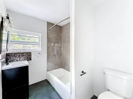 $700,000 | 796 Northeast 85th Street, Miami, FL 33138