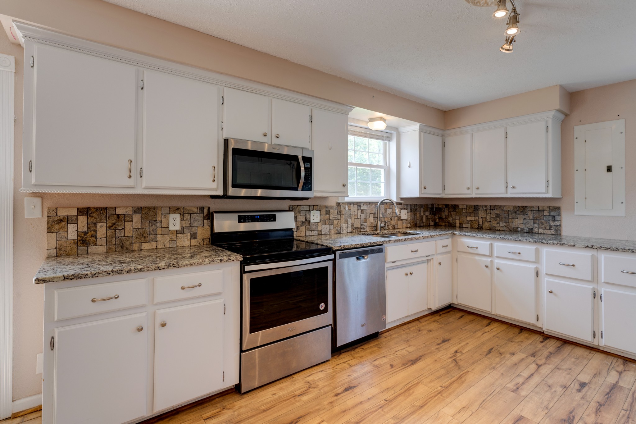 2204 Sylvia Road Dickson, TN 37055 - Photo 9 of 29 Gallery Image 9