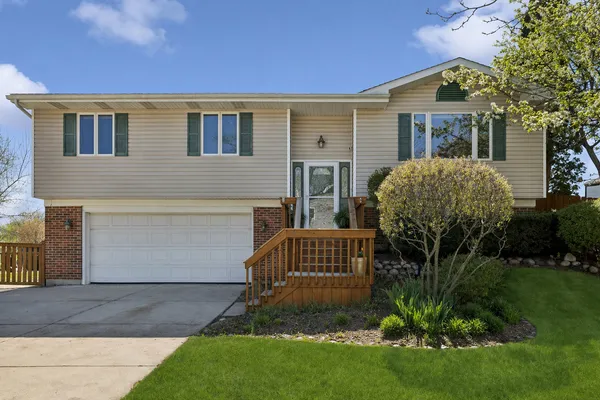 $599,990 | 4140 Portage Lane, Hoffman Estates, IL 60192