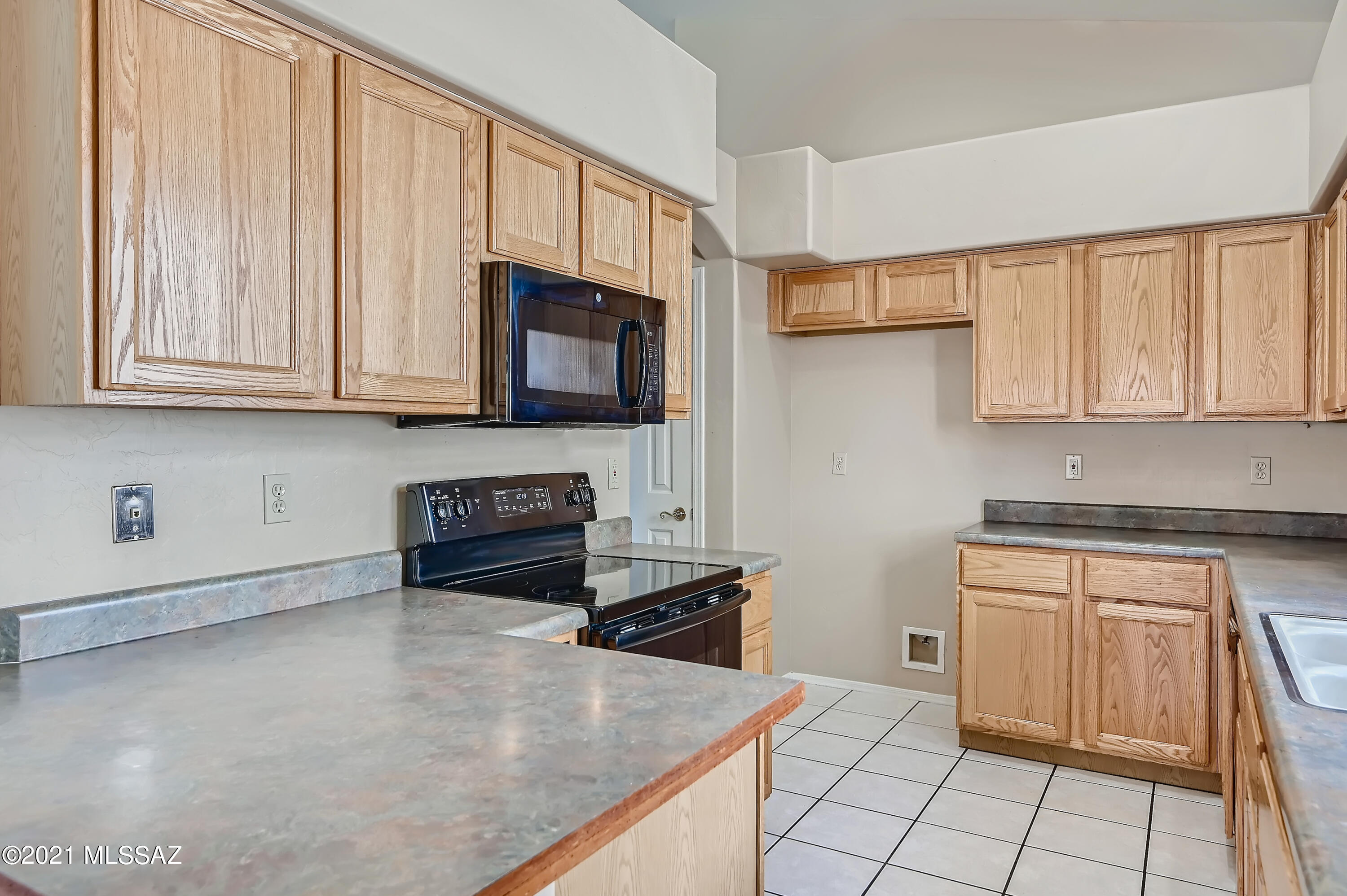 2920 North Sky Post Road Tucson, AZ 85749 - Photo 10 of 32