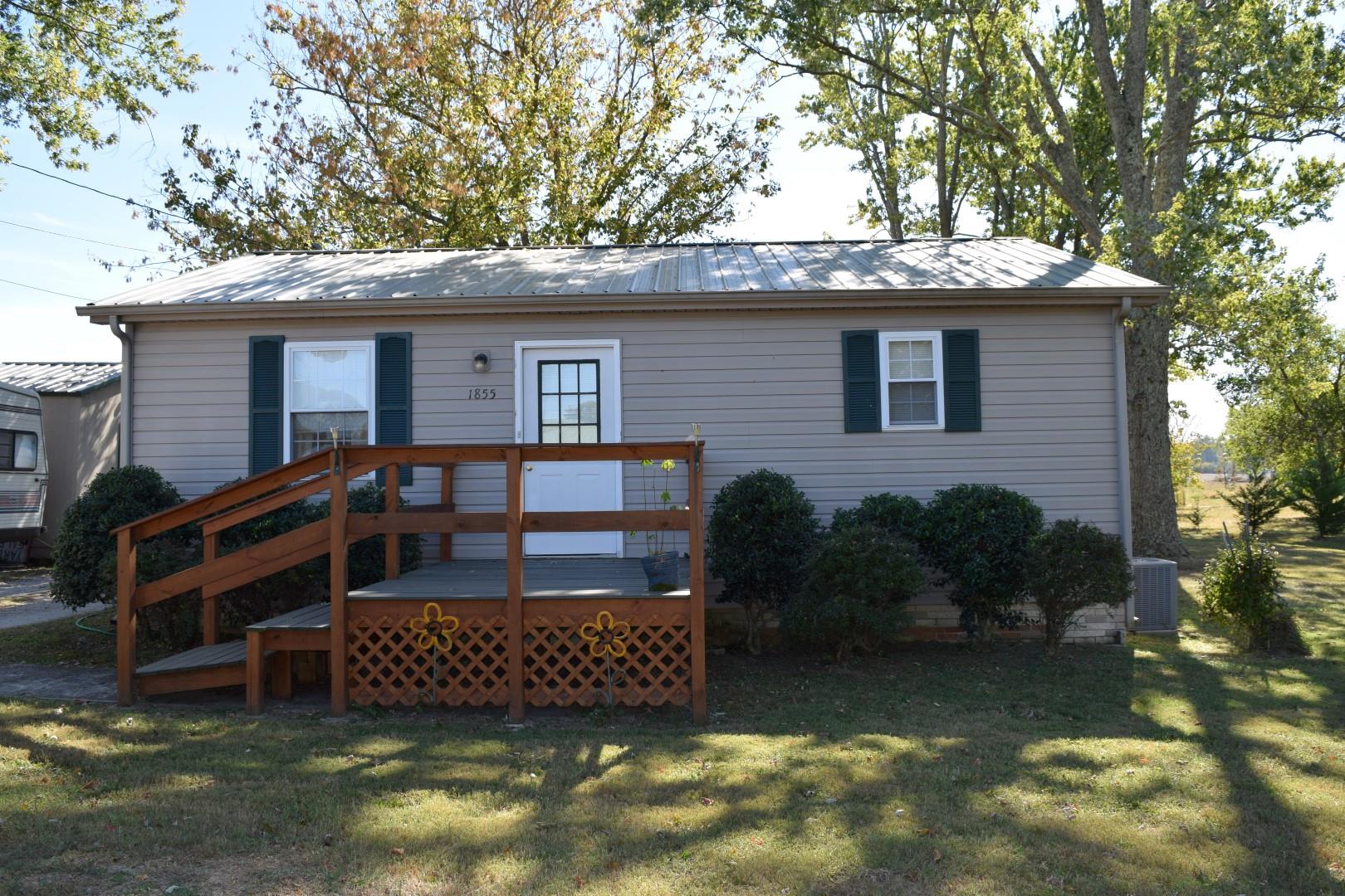 1855 Riddle Road Manchester, TN 37355 - Photo 1 of 8 Charming cottage