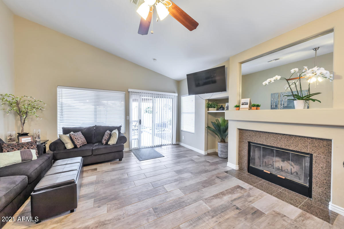 1217 East Redfield Road Phoenix, AZ 85022 - Photo 11 of 22 QPT Photo - _73A5118